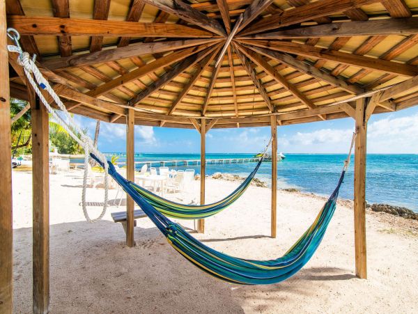 Cayman Islands Beachfront 4 Bedroom Home Pool & Dock