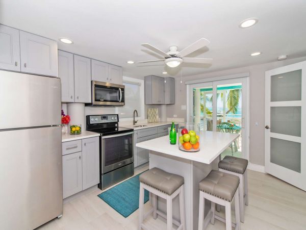 Cayman Islands Beachfront 4 Bedroom Home Pool & Dock