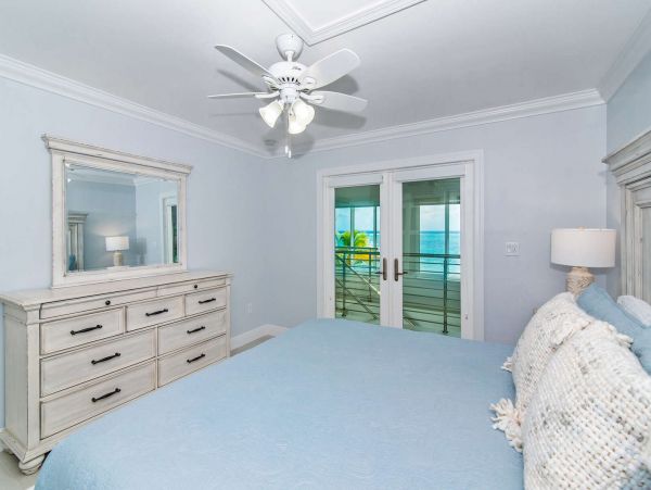 Cayman Islands Beachfront 4 Bedroom Home Pool & Dock