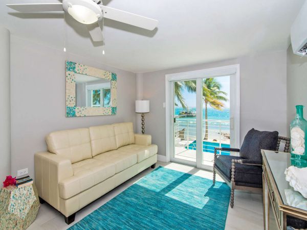 Cayman Islands Beachfront 4 Bedroom Home Pool & Dock