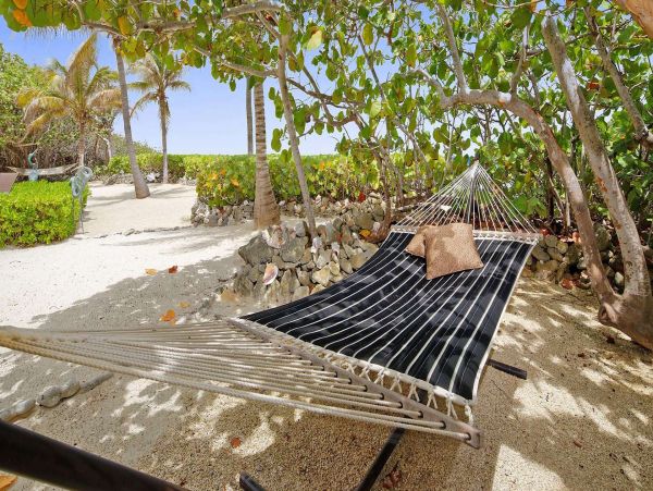 Cayman Islands Home 1003276