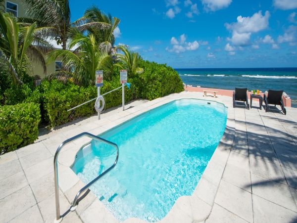 Charming Oceanfront Vacation Rental in Cayman Islands