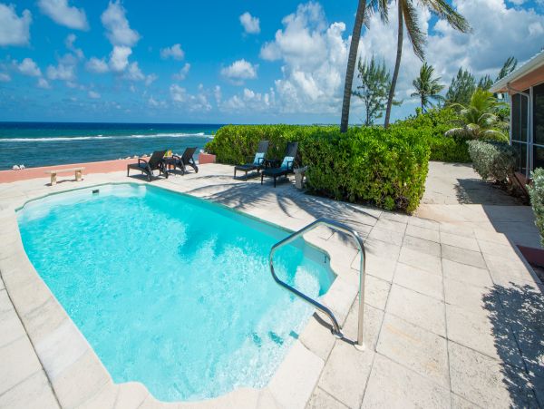 Charming Oceanfront Vacation Rental in Cayman Islands