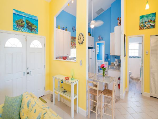 Charming Oceanfront Vacation Rental in Cayman Islands