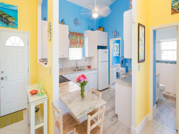 Charming Oceanfront Vacation Rental in Cayman Islands