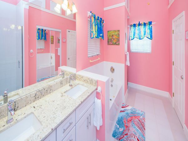 Charming Oceanfront Vacation Rental in Cayman Islands
