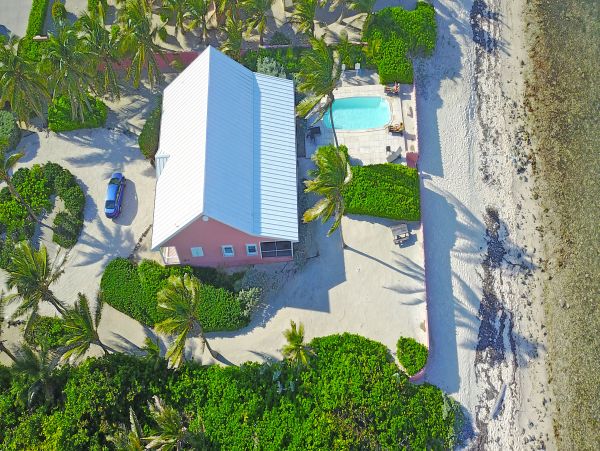 Charming Oceanfront Vacation Rental in Cayman Islands
