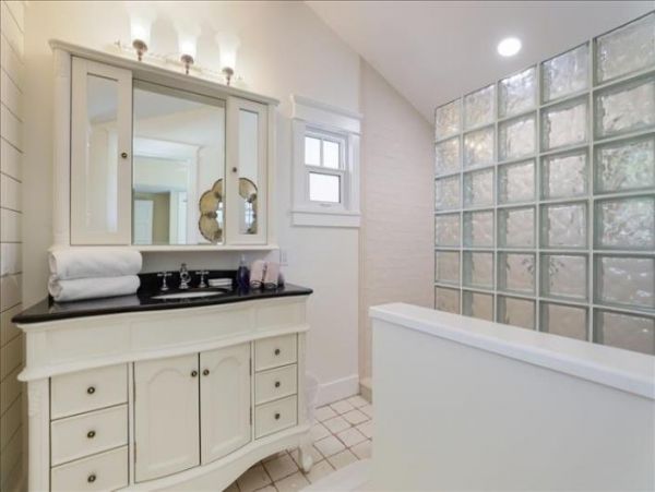 Charming Vacation Cottage in Holmes Beach 2 Bedrooms