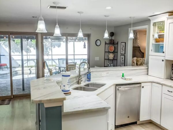 Beautiful Pool Vacation Home in Nokomis