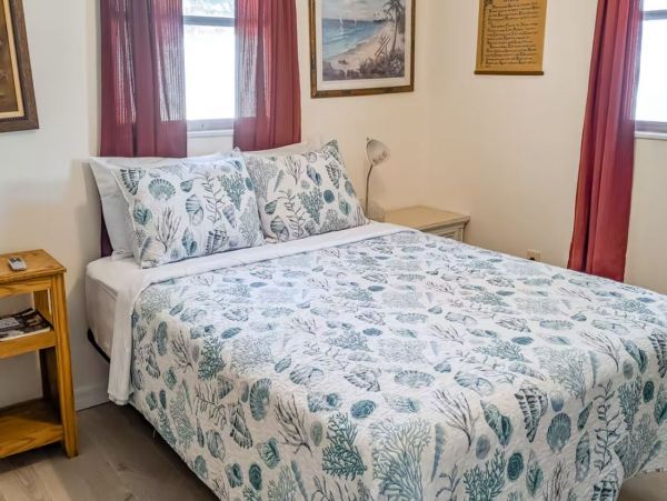 Beautiful Pool Vacation Home in Nokomis