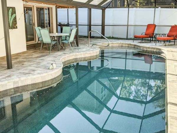 Beautiful Pool Vacation Home in Nokomis