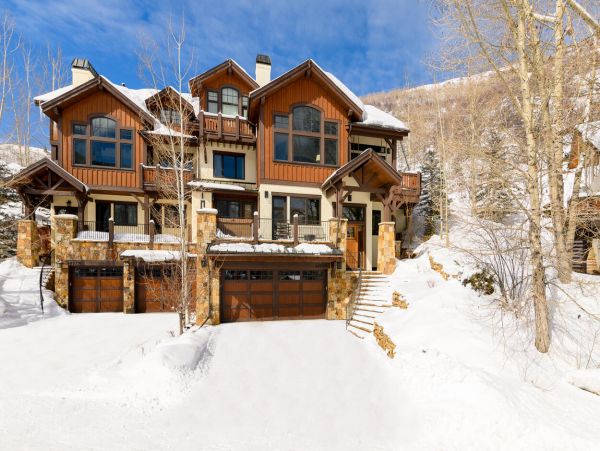 Five Bedroom Mountain View Residence in Vail Shuttle To Lift
