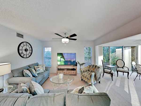 Three Bedroom Vacation Condo in Venice with Pool