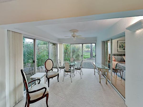 Three Bedroom Vacation Condo in Venice with Pool