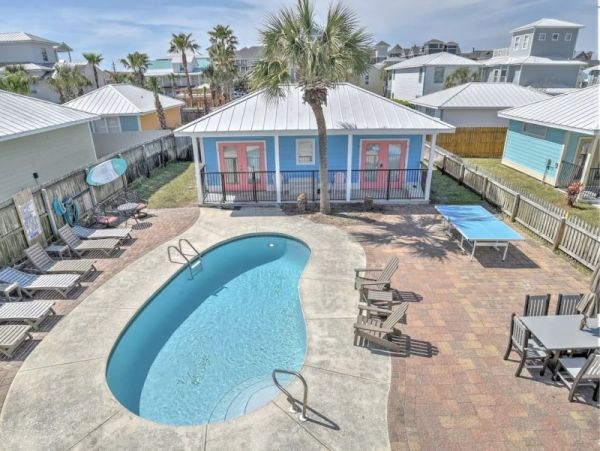 Charming Vacation Pool Home in Destin Sleeps 24 Guests