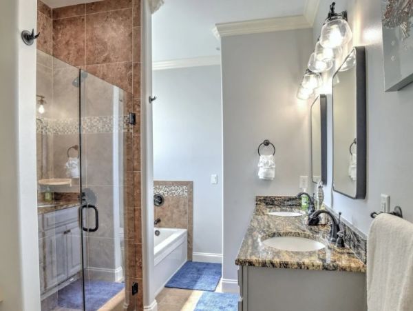 Charming Vacation Pool Home in Destin Sleeps 24 Guests
