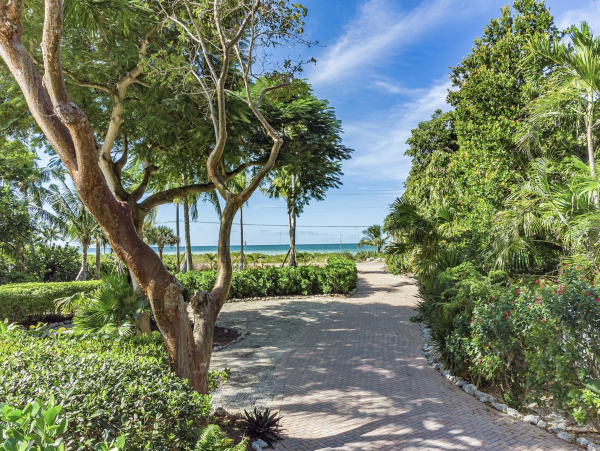Beachfront Vacation Rental in Captiva 7 Bedrooms Sleeps 16
