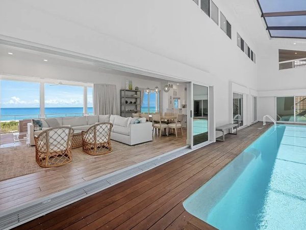 Beachfront Vacation Rental in Captiva 7 Bedrooms Sleeps 16