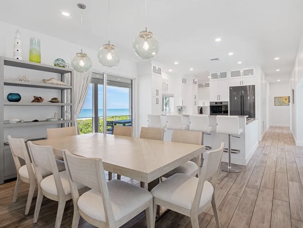 Beachfront Vacation Rental in Captiva 7 Bedrooms Sleeps 16