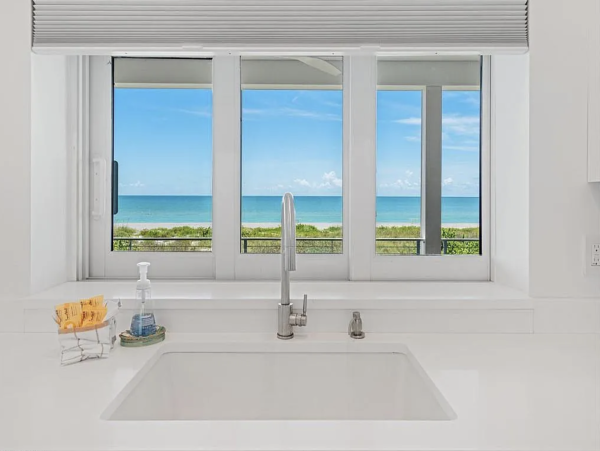 Beachfront Vacation Rental in Captiva 7 Bedrooms Sleeps 16