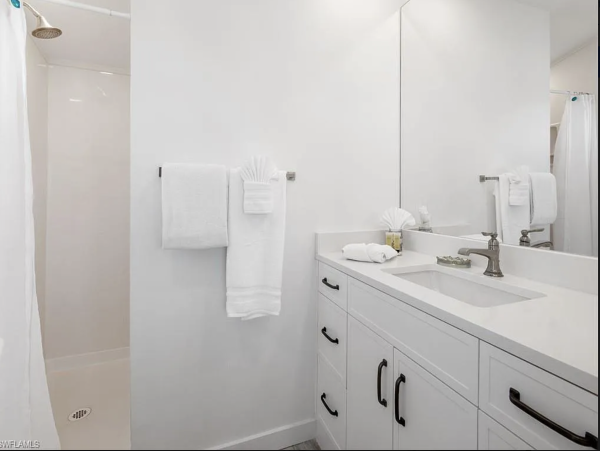 Beachfront Vacation Rental in Captiva 7 Bedrooms Sleeps 16