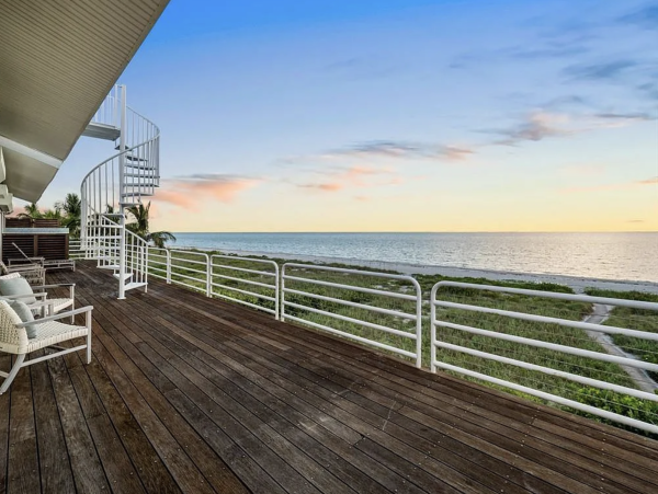 Beachfront Vacation Rental in Captiva 7 Bedrooms Sleeps 16
