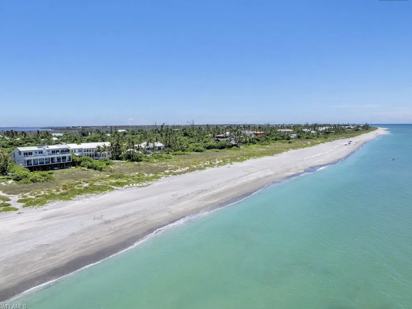 Beachfront Vacation Rental in Captiva 7 Bedrooms Sleeps 16