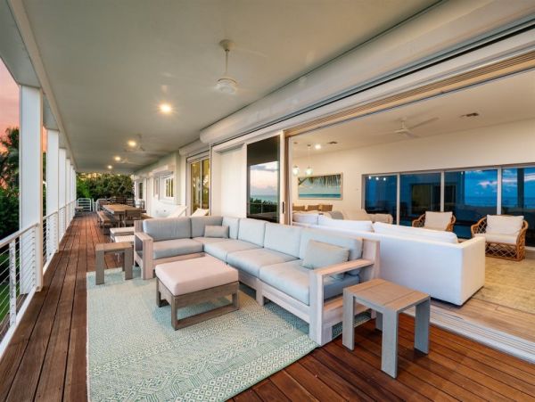 Beachfront Vacation Rental in Captiva 7 Bedrooms Sleeps 16