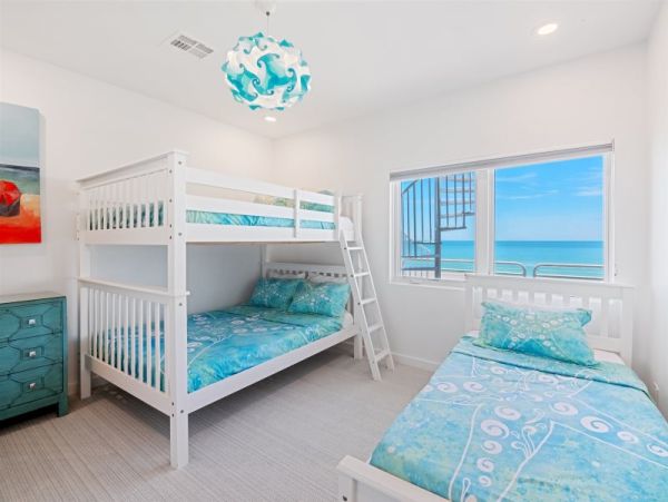 Beachfront Vacation Rental in Captiva 7 Bedrooms Sleeps 16