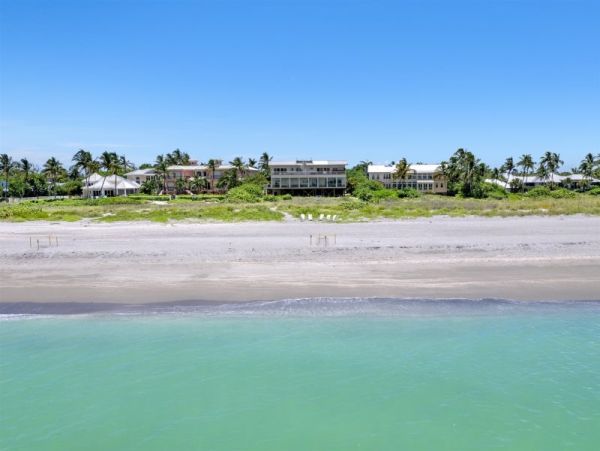 Beachfront Vacation Rental in Captiva 7 Bedrooms Sleeps 16