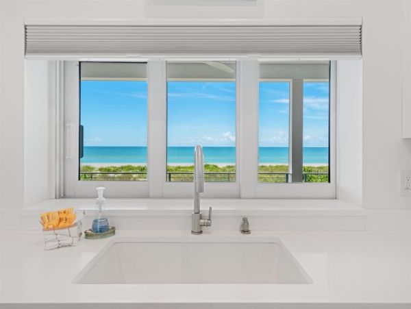 Beachfront Vacation Rental in Captiva 7 Bedrooms Sleeps 16