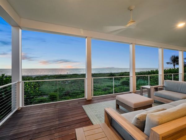 Beachfront Vacation Rental in Captiva 7 Bedrooms Sleeps 16