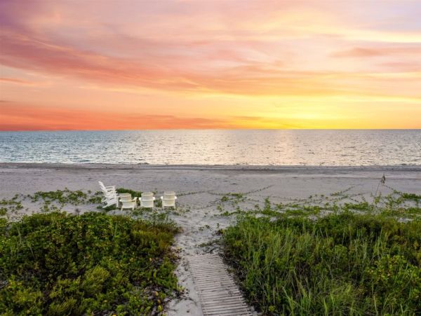 Beachfront Vacation Rental in Captiva 7 Bedrooms Sleeps 16