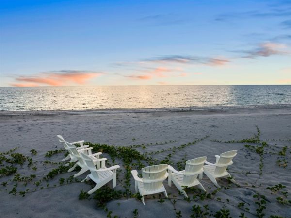Beachfront Vacation Rental in Captiva 7 Bedrooms Sleeps 16