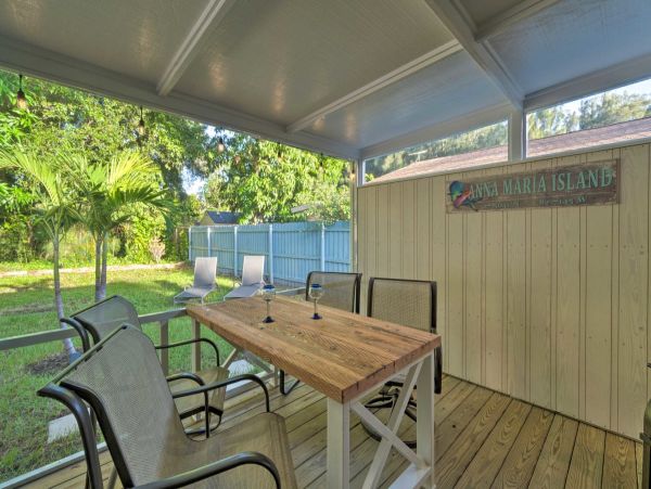 Modern Sarasota Rental Near Beaches with Fire Pit & Lanai