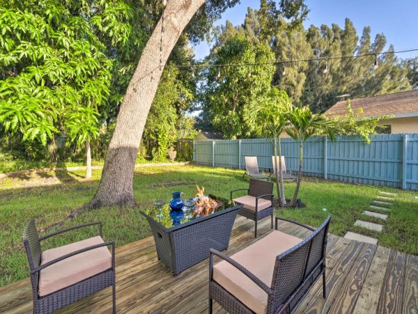 Modern Sarasota Rental Near Beaches with Fire Pit & Lanai