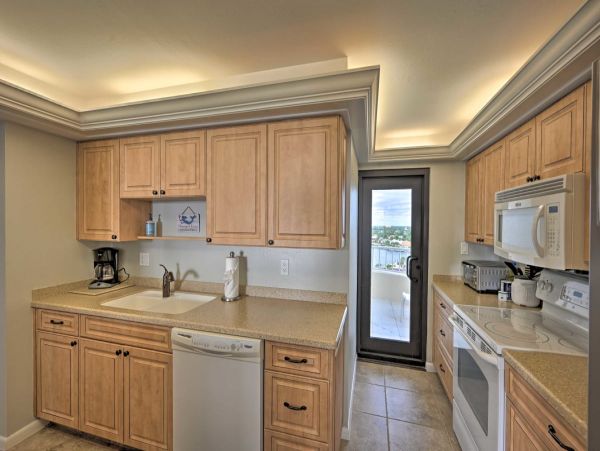 Marco Island Vacation Condo Walk Out to Beach Gulf Views