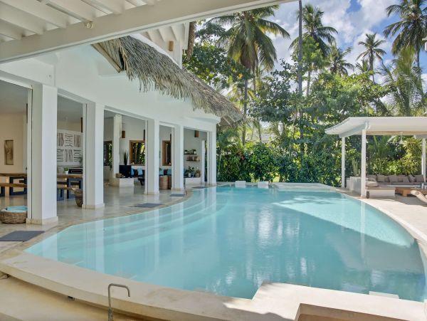 Gorgeous 11 Bedroom Vacation Rental with Great Amenities