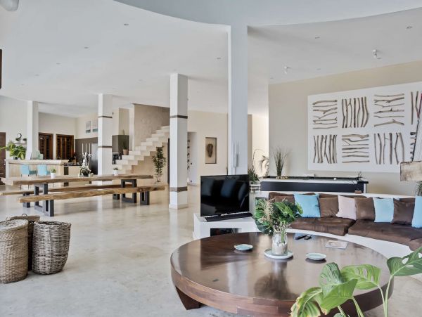 Gorgeous 11 Bedroom Vacation Rental with Great Amenities