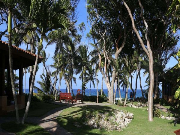 Luxurious 8 Bedroom Home Pool & Spa Sleeps 16