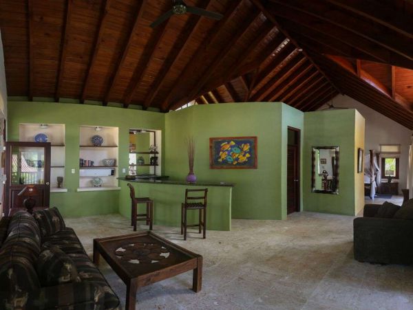 Luxurious 8 Bedroom Home Pool & Spa Sleeps 16