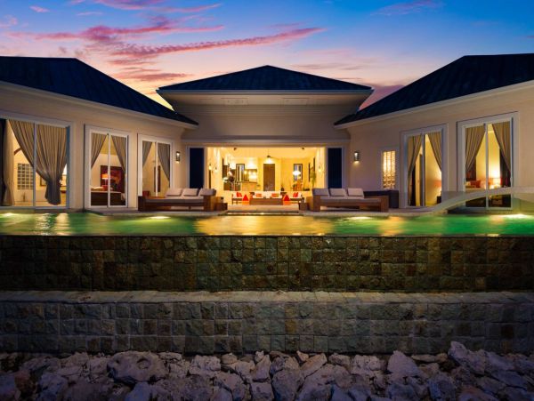 Turk and Caicos Oceanfront Luxury Vila