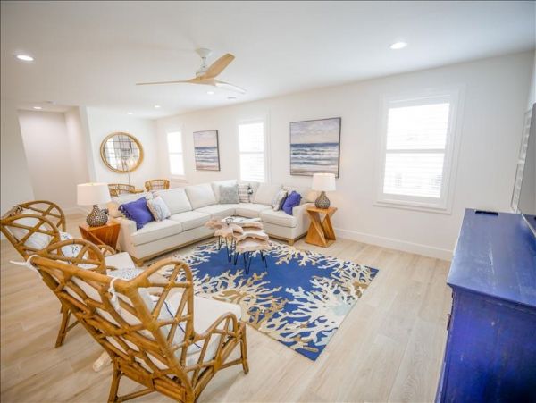 6 Bedroom Bradenton Beach Private Pool Home
