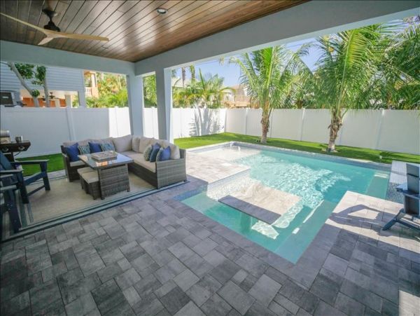 6 Bedroom Bradenton Beach Private Pool Home