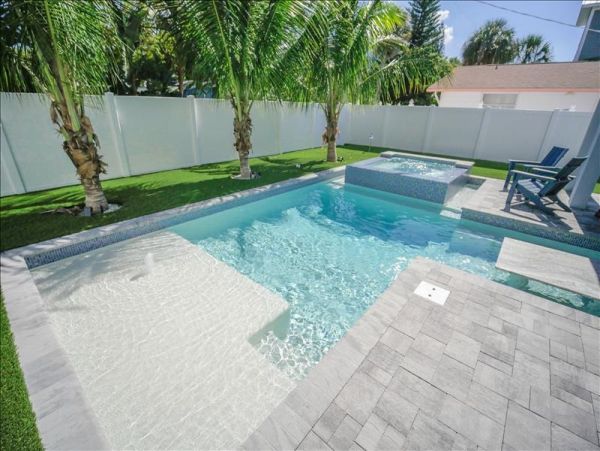 6 Bedroom Bradenton Beach Private Pool Home