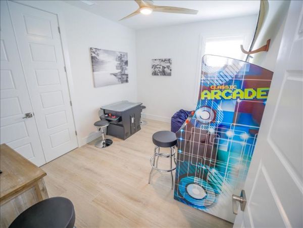 6 Bedroom Bradenton Beach Private Pool Home