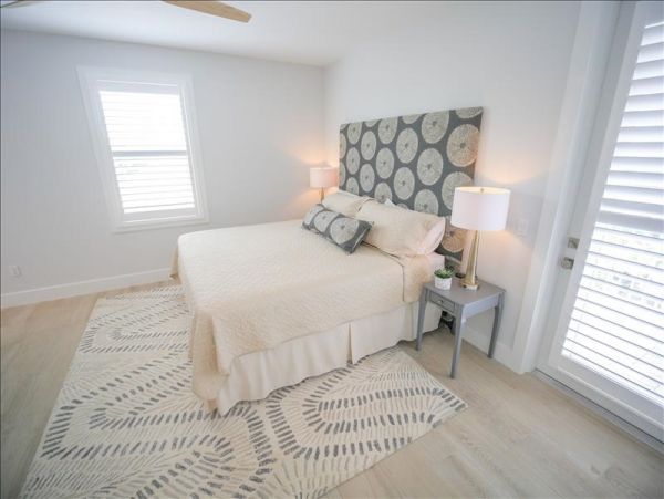 6 Bedroom Bradenton Beach Private Pool Home