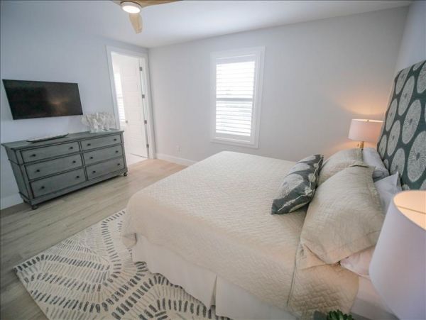 6 Bedroom Bradenton Beach Private Pool Home