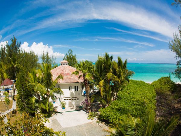 Private Vacation Villa Directly on the World´s Best Beach Grace Bay
