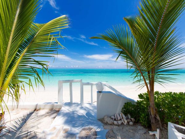 Private Vacation Villa Directly on the World´s Best Beach Grace Bay